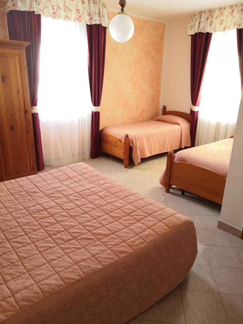 Albergo Diana Cerreto Laghi Exterior foto